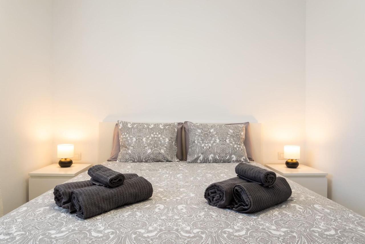 Casa Lucien - Newly Refurbished Apartment With Swimming Pool - Ideal For Couples คอร์ราเลโฮ ภายนอก รูปภาพ