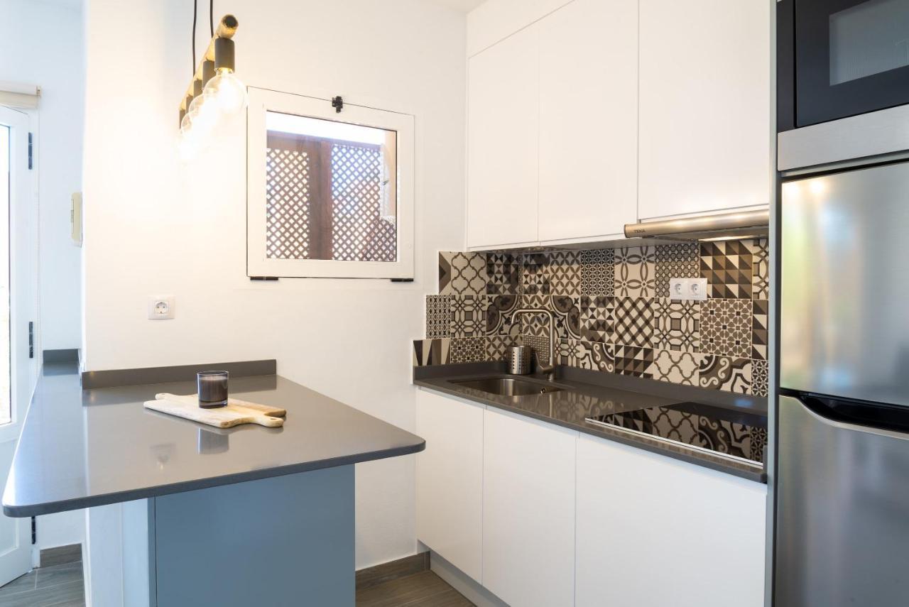 Casa Lucien - Newly Refurbished Apartment With Swimming Pool - Ideal For Couples คอร์ราเลโฮ ภายนอก รูปภาพ